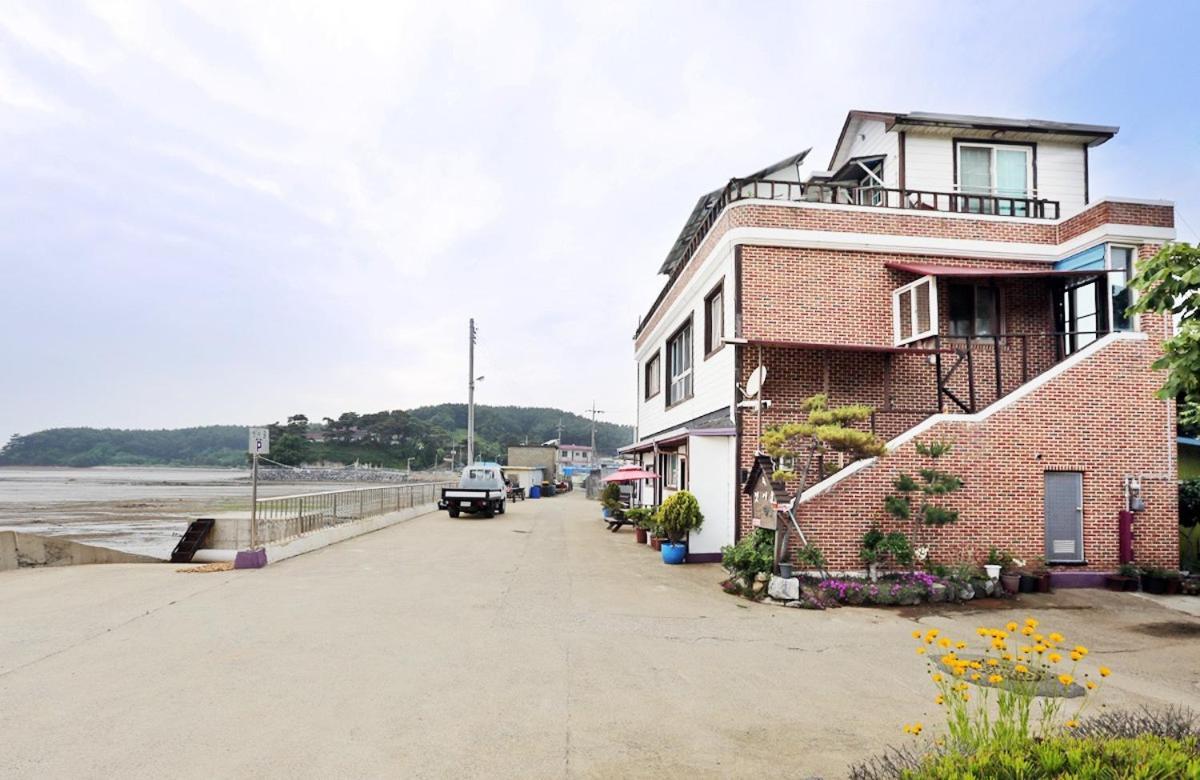 Taean Gaetyeowool Pension Extérieur photo